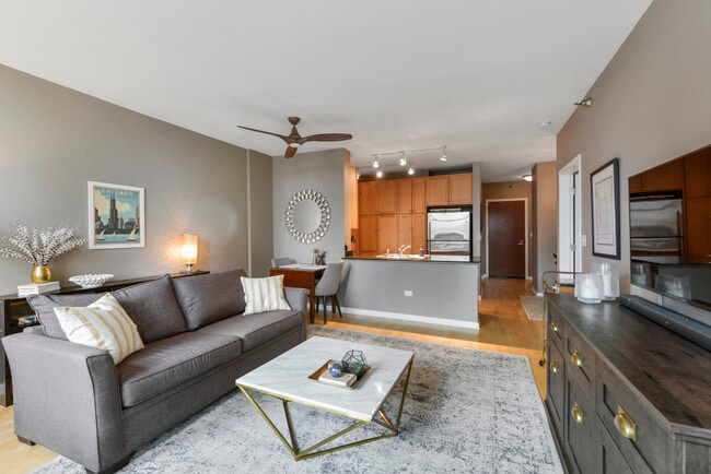 Building Photo - 1255 S State St