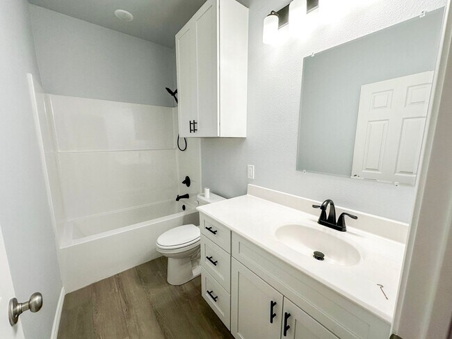 Building Photo - 11635 TX-36