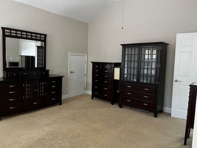 Building Photo - Bermuda Pointe