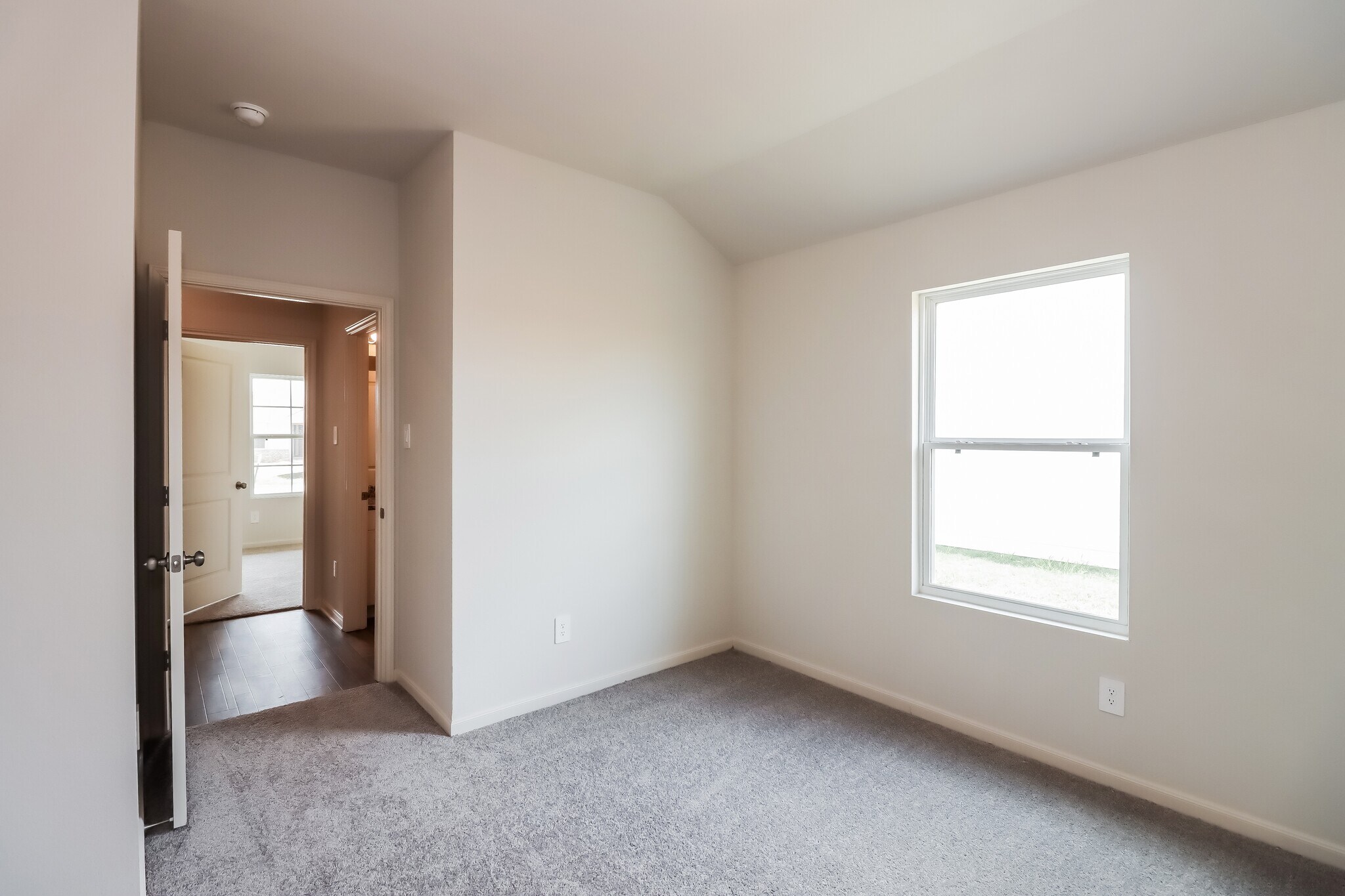 Building Photo - 5516 Fox Blf Dr