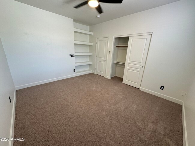 Building Photo - 1127 W Mesquite St