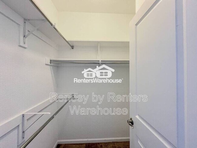 Building Photo - 1713 Dresdon Ln