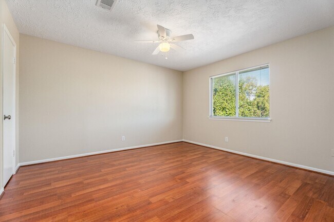 Building Photo - 20361 Fieldtree Dr