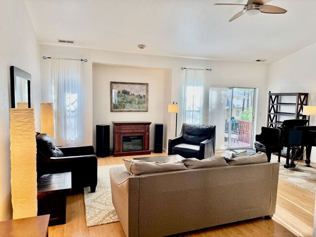 Building Photo - 4809 S Dory Trail