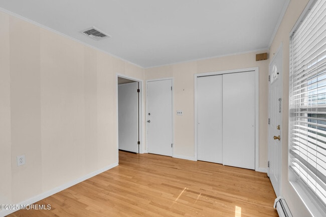 Building Photo - 164 Charlotteville Dr S