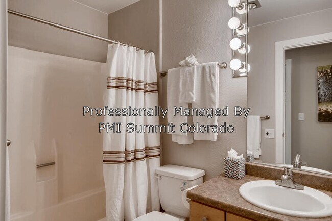 Building Photo - 56 Uneva Place
