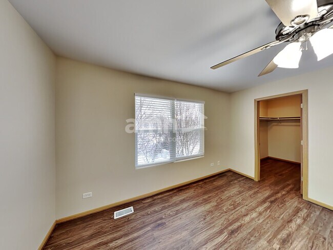 Building Photo - 329 Verbena Ln