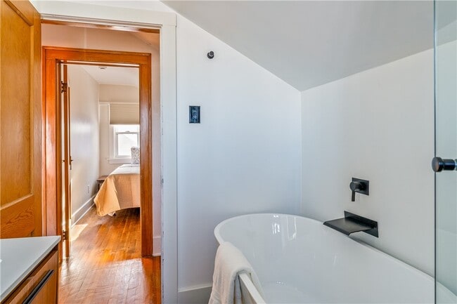 Building Photo - 1350 Bay Shore Blvd