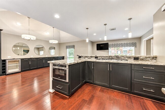 Building Photo - 15739 Fleetwood Oaks Dr