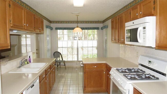 Building Photo - 35 Cottage Grove Pl