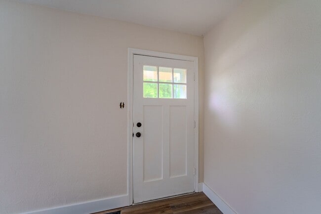 Building Photo - Charming 2-Bedroom Home in Dayton's Belmont Neighborhood