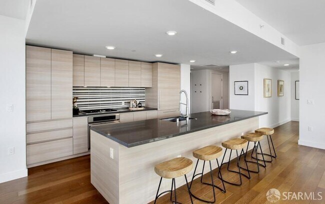 Building Photo - 708 Long Bridge St