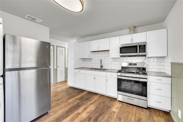 Building Photo - 900 Vaquero St