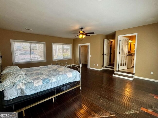 Building Photo - 125 Lantern Ridge Ct