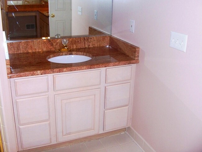 Building Photo - 45866 Fountain View Dr