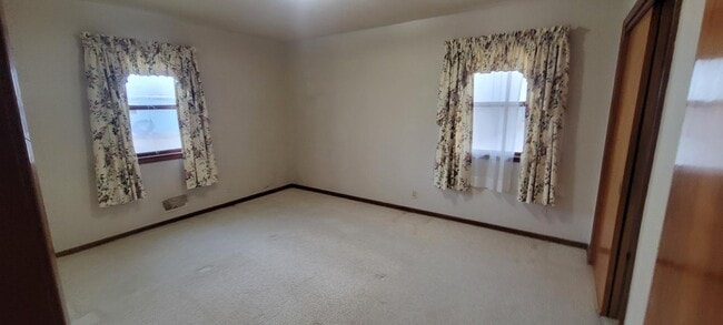 Building Photo - 421 Prentis Ave