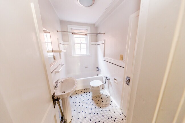 Bathroom - 503 N Arthur Ashe Blvd