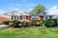 Building Photo - 10024 Mulberry Ave