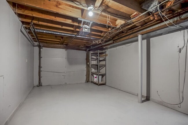 Building Photo - 8433 Kessler St