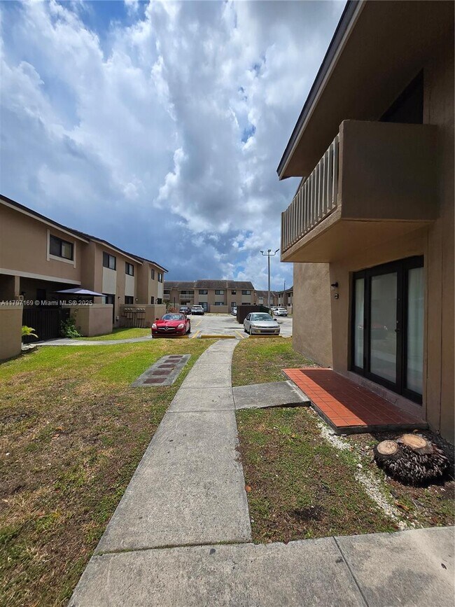 Building Photo - 15421 SW 80th St