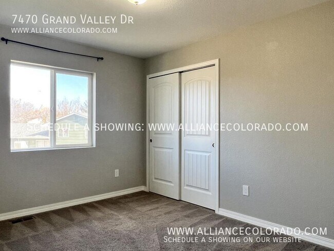 Building Photo - 7470 Grand Valley Dr