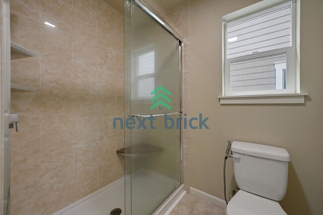 Building Photo - "Charming 4-Bedroom Retreat in Redmond: Spacious 2,540 Sq Ft Home with 2.5 Baths!"