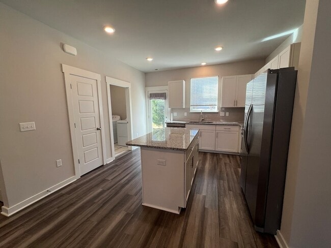 Building Photo - 1781 Frodo Wy