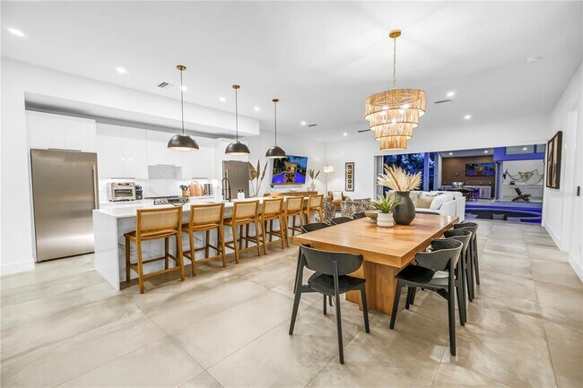 Building Photo - 2065 Goldenrod St