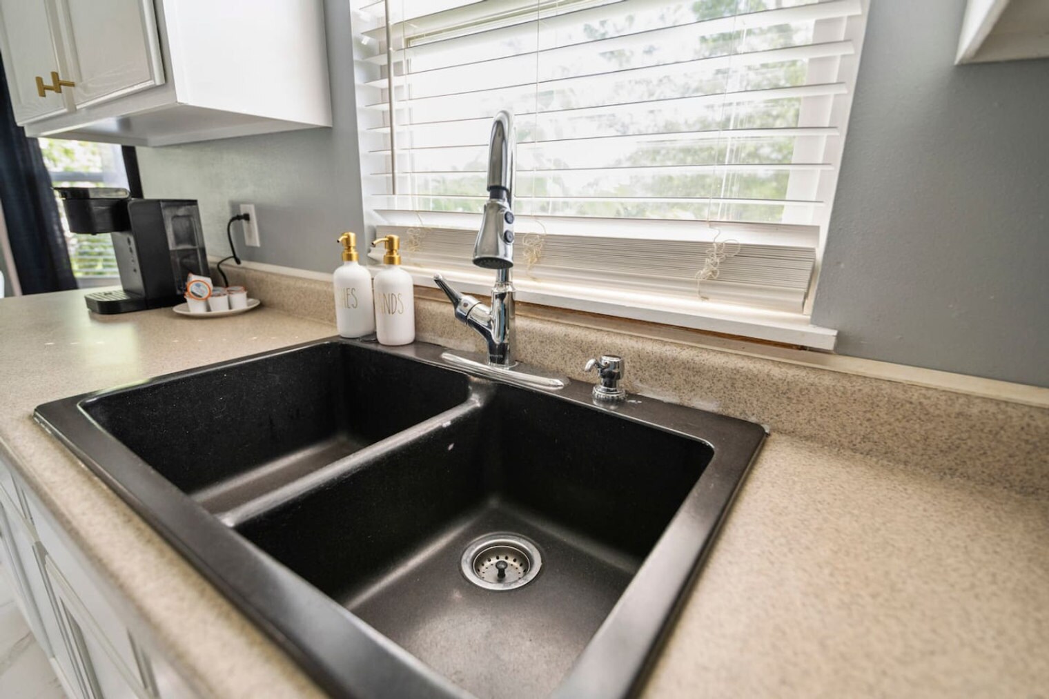 Building Photo - 784 Long Island Cir