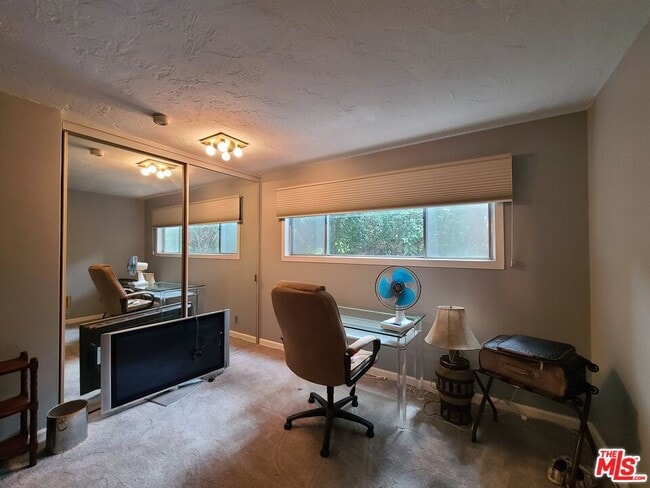 Building Photo - 933 Hilgard Ave