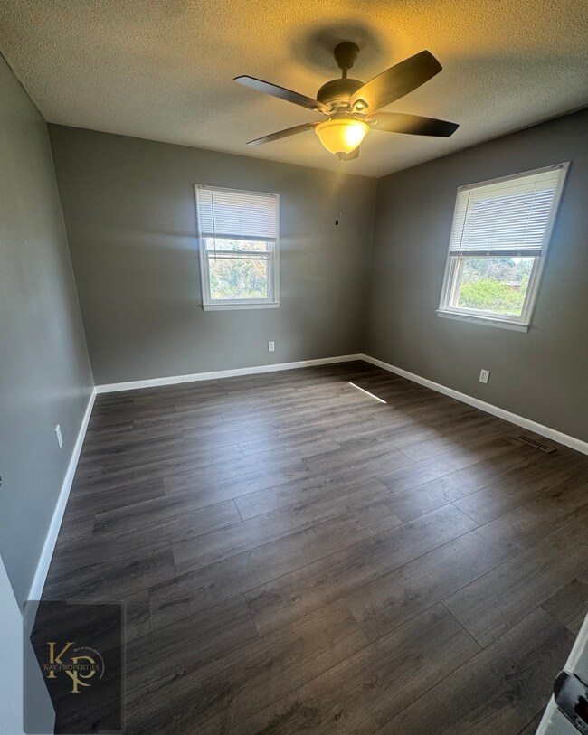 Building Photo - 2230 Independence Rd