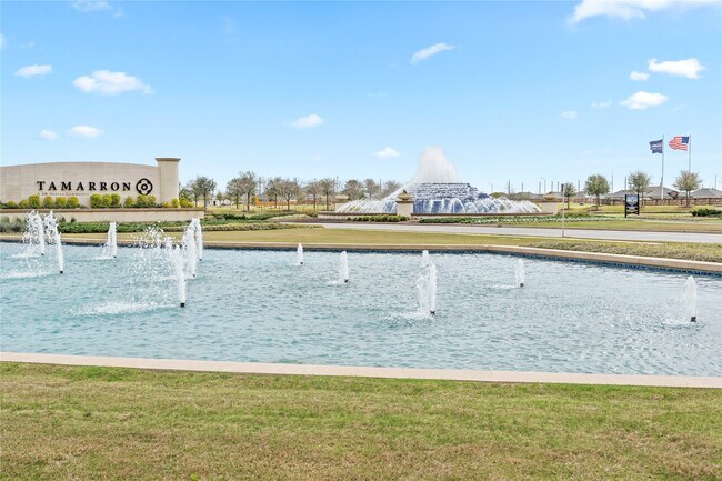 Building Photo - 30618 Wicklow Gdns Dr