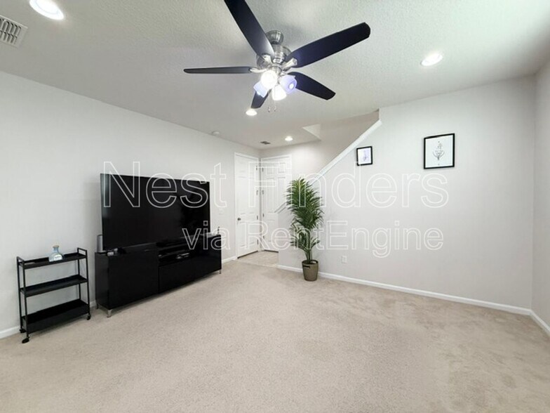 Building Photo - 6607 Azalea Park Rd