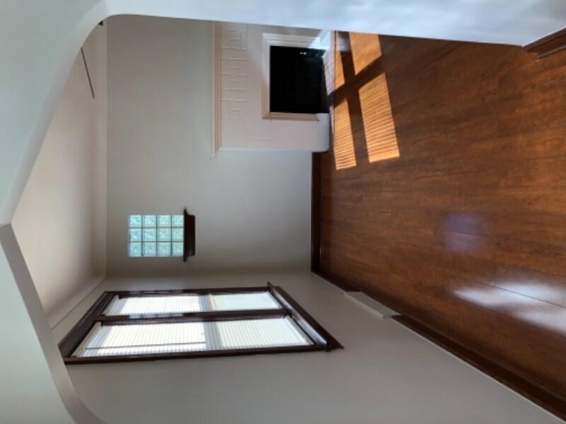 Building Photo - 8905 Lucerne Ct