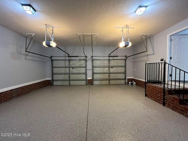 Building Photo - 1508 Thoroughbred Trail