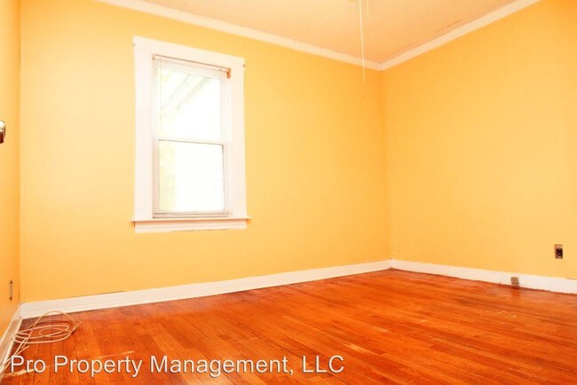 Building Photo - 3 br, 2 bath House - 137 Eastern Street