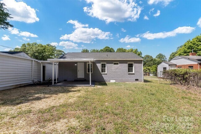 Building Photo - 2237 Ashley Rd