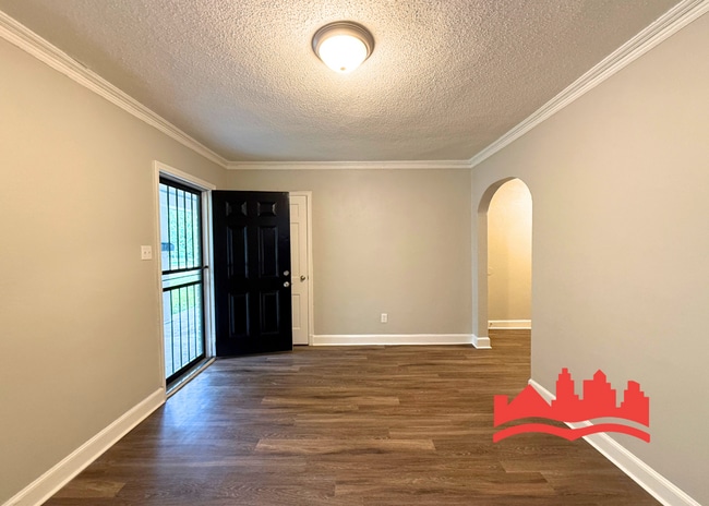 Building Photo - Introducing our fully renovated 2BR/1BA ho...