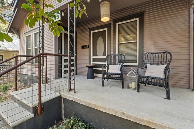 Building Photo - 1805 Brackenridge St