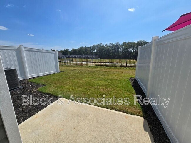 Building Photo - 1202 Broholmer Ln