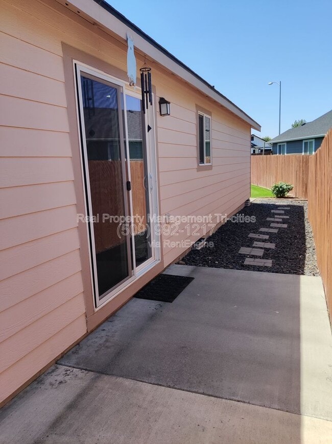 Building Photo - 502 S Florida Pl