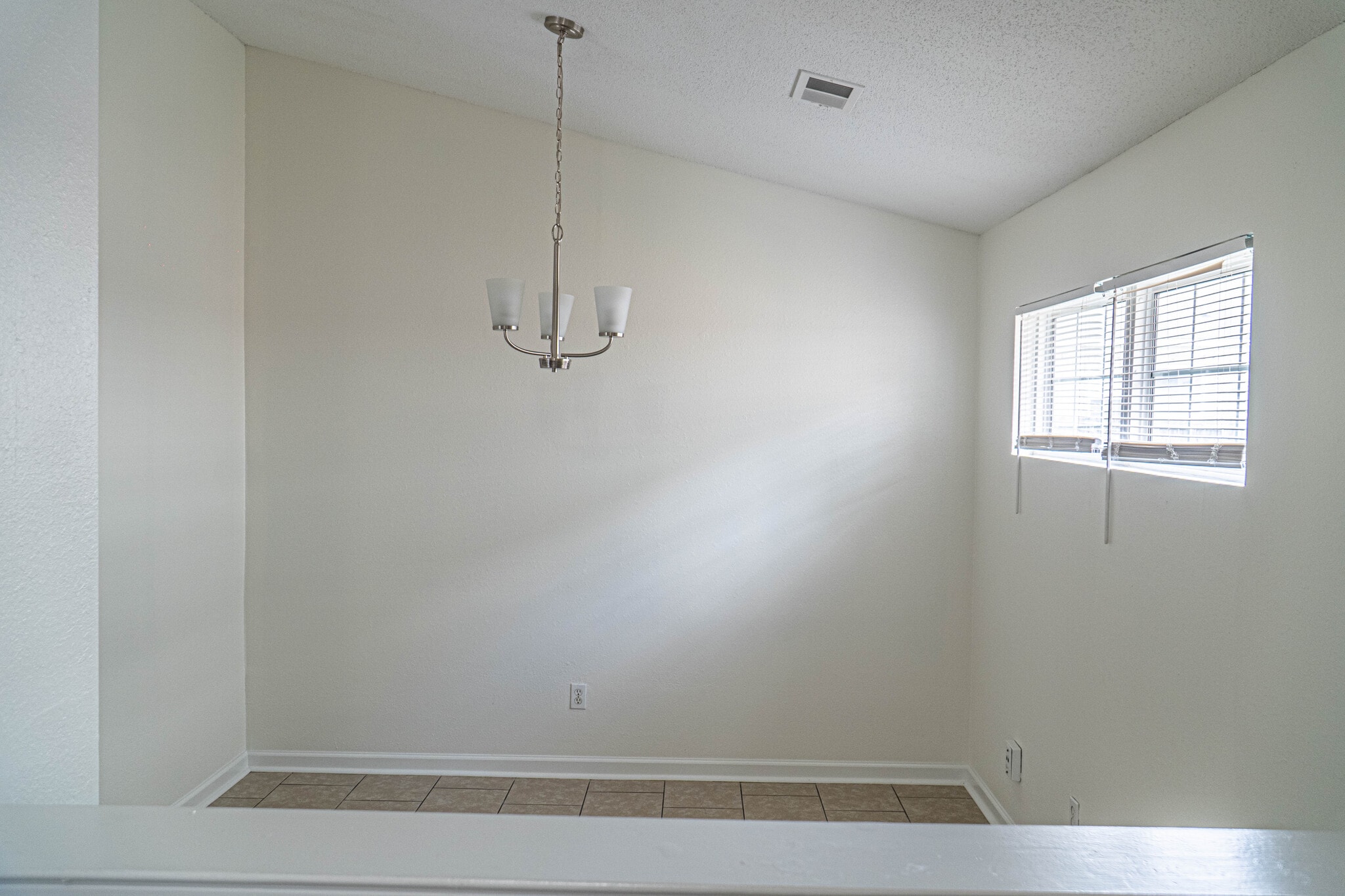 Building Photo - 4721 Waterfront Oak Dr