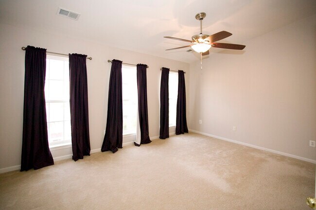 Building Photo - 42243 Black Rock Ter