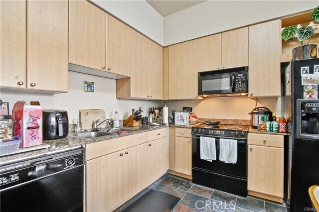 Building Photo - 388 E Ocean Blvd