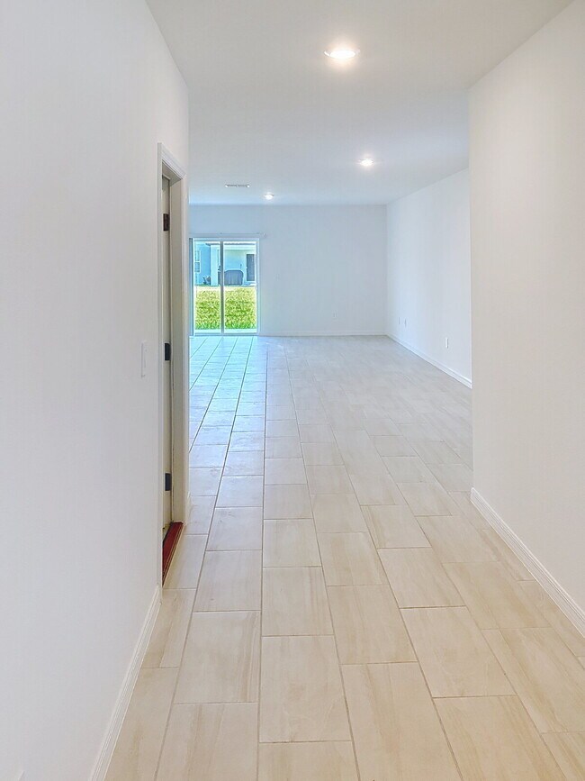 Building Photo - 8438 Blue Wave Ln E