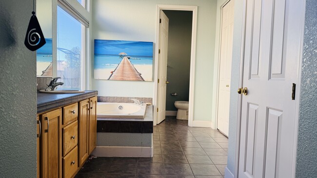 Building Photo - 3024 Oxbow Dr