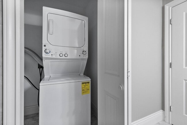 Building Photo - WResle