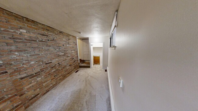 Building Photo - 802 E Kingsley St