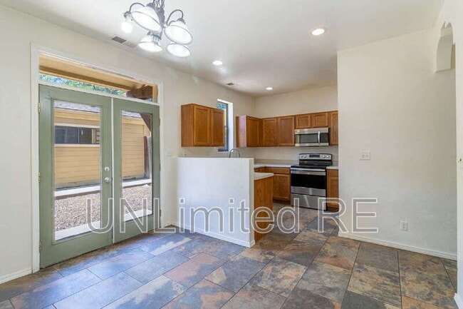 Building Photo - 1324 E Chubs Way