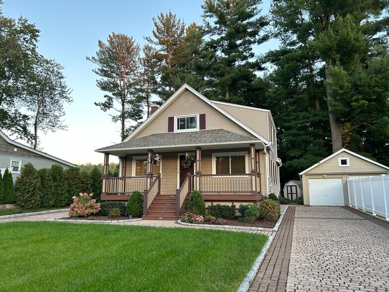 Building Photo - 102 Cottage Rd